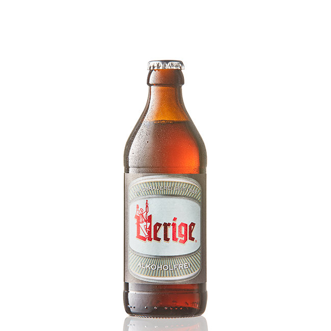 Alkohol Bier Flasche Gürtel Brauerei Förderband Fach Turm Industrie Europa  Stockfotografie - Alamy